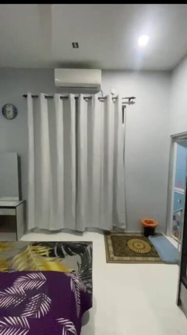 Homestay Kak Tiy กัวลาตรังกานู ภายนอก รูปภาพ